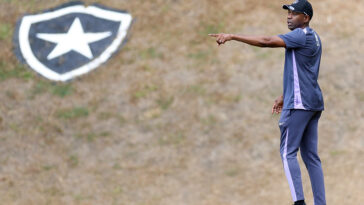 Caçapa comanda alvinegro | Crédito da imagem: Vítor Silva/Botafogo